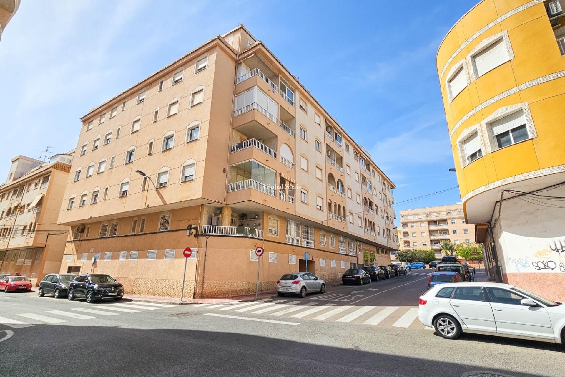 Wiederverkauf - WOHNUNG -
TORREVIEJA - Center