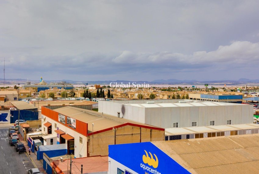 Wiederverkauf - WOHNUNG -
TORREVIEJA - Center