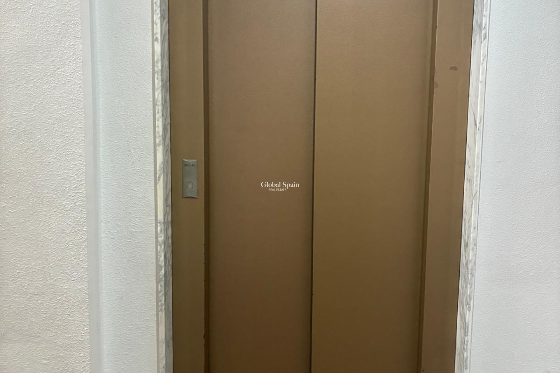 Wiederverkauf - WOHNUNG -
TORREVIEJA - Center