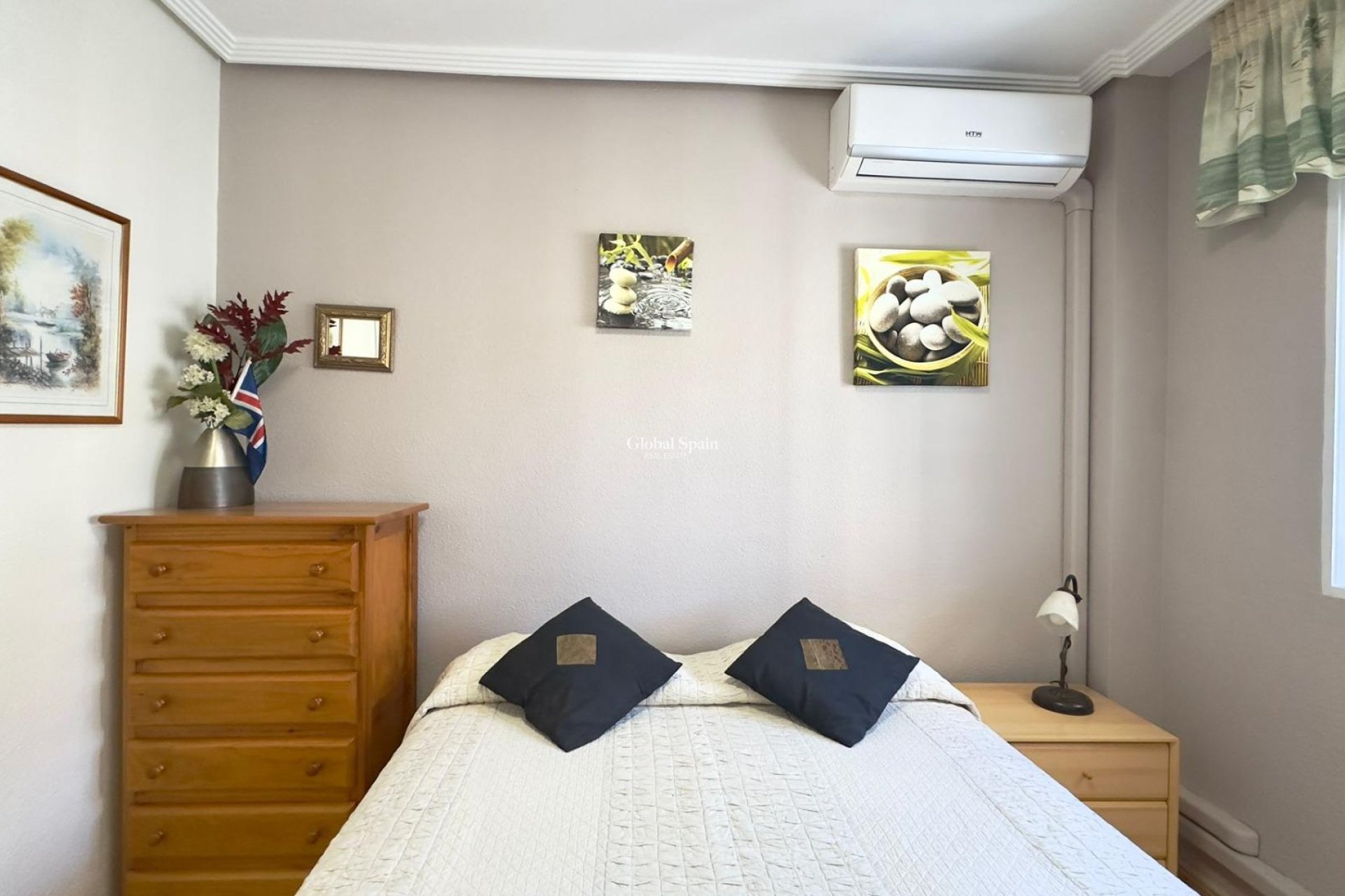 Wiederverkauf - WOHNUNG -
TORREVIEJA - Center