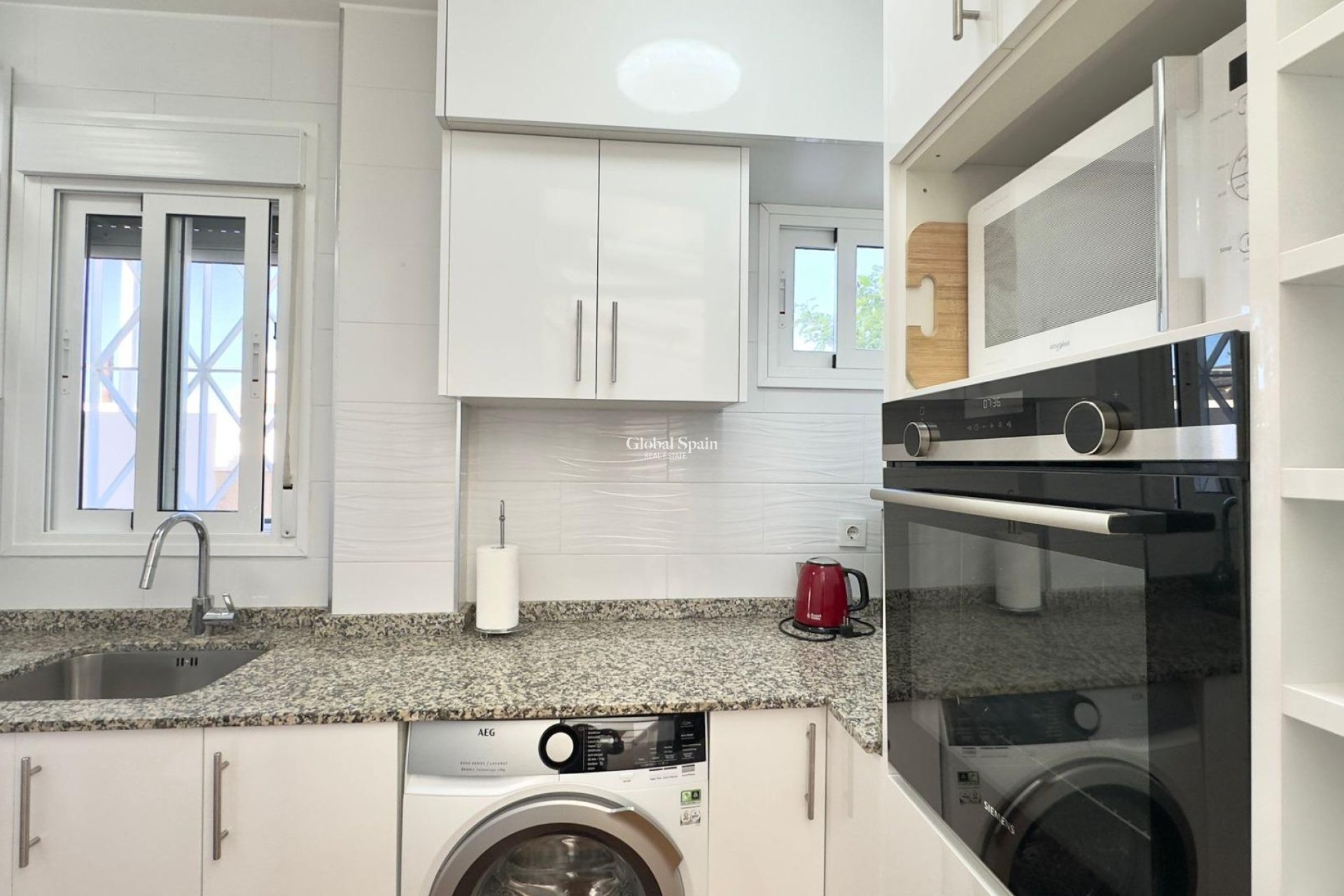 Wiederverkauf - WOHNUNG -
TORREVIEJA - Center