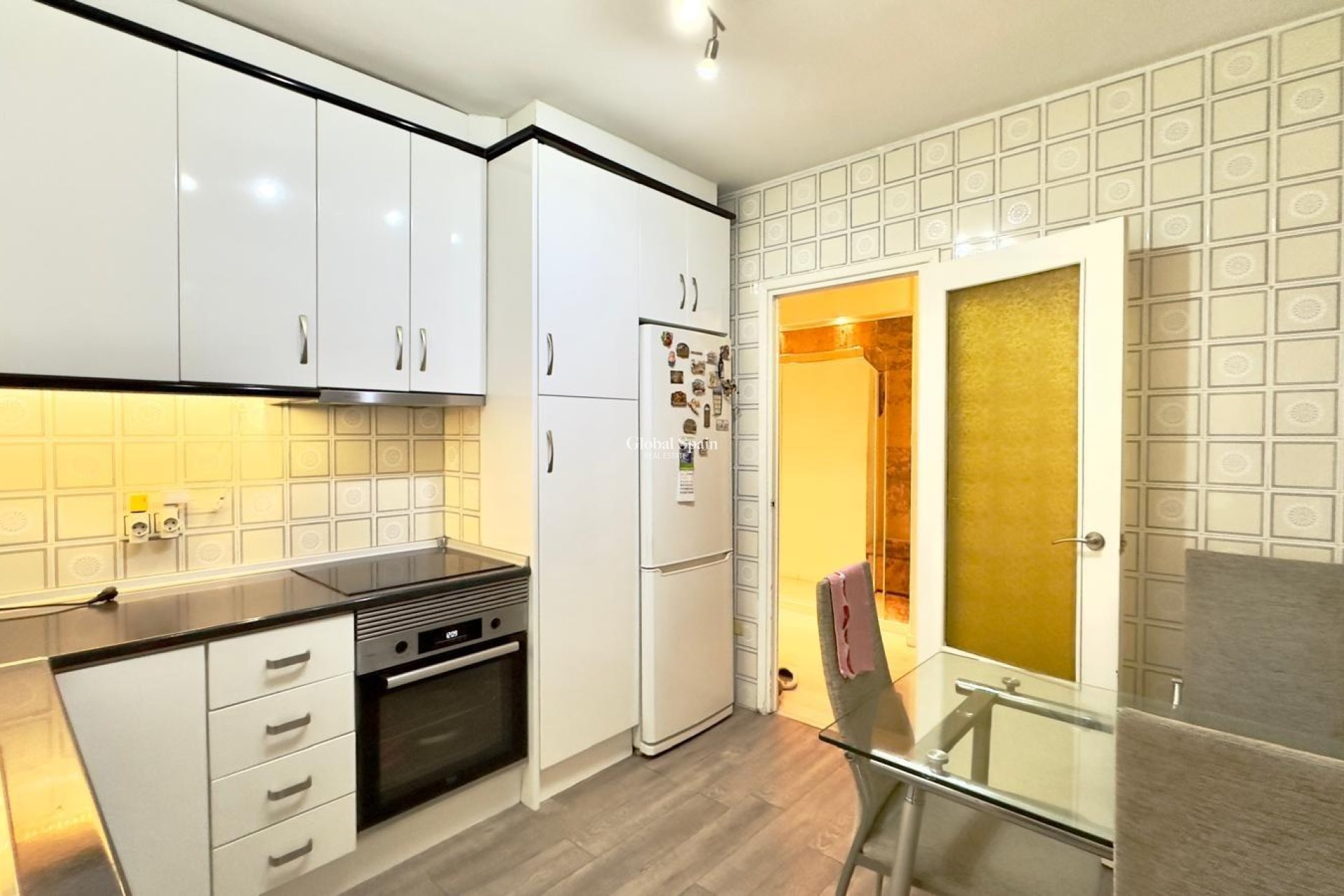 Wiederverkauf - WOHNUNG -
TORREVIEJA - Center