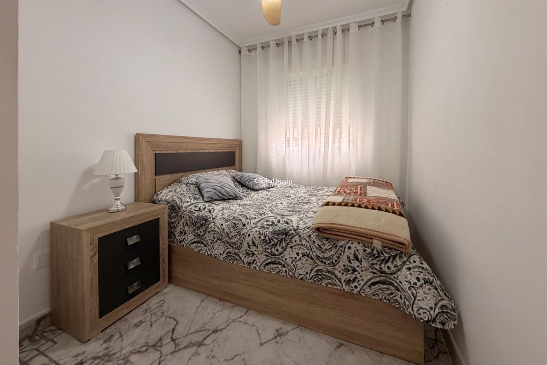 Wiederverkauf - WOHNUNG -
TORREVIEJA - Center