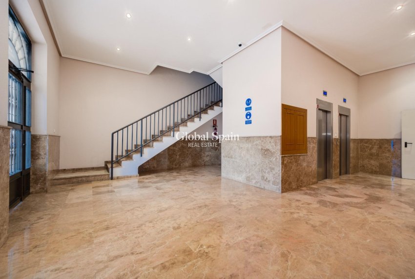 Wiederverkauf - WOHNUNG -
TORREVIEJA - Center