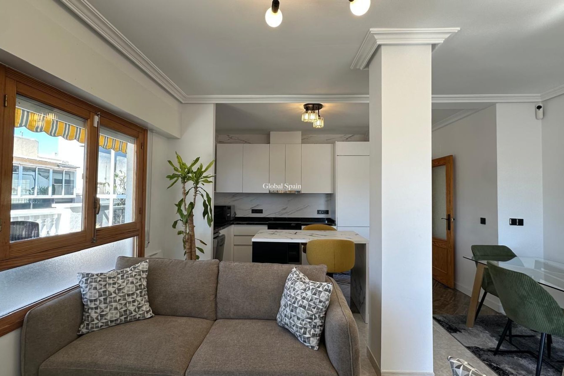 Wiederverkauf - WOHNUNG -
TORREVIEJA - Center