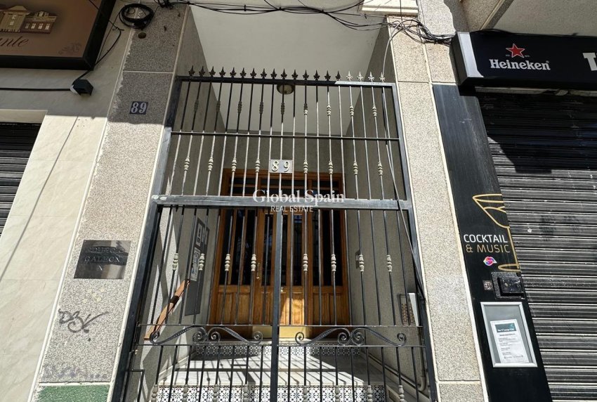 Wiederverkauf - WOHNUNG -
TORREVIEJA - Center