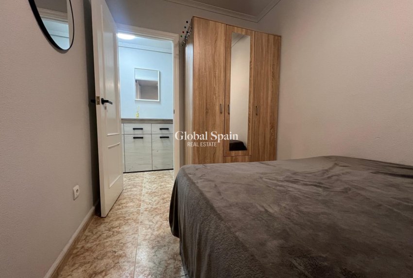 Wiederverkauf - WOHNUNG -
TORREVIEJA - Center