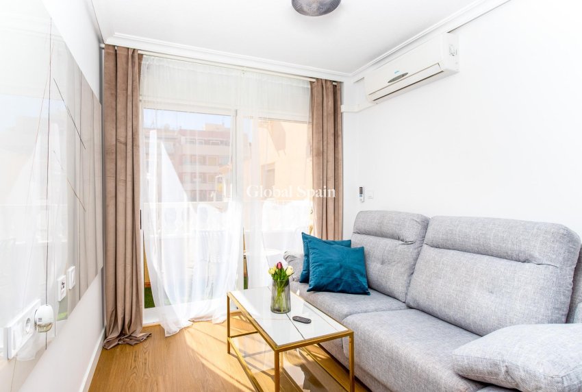 Wiederverkauf - WOHNUNG -
TORREVIEJA - Center