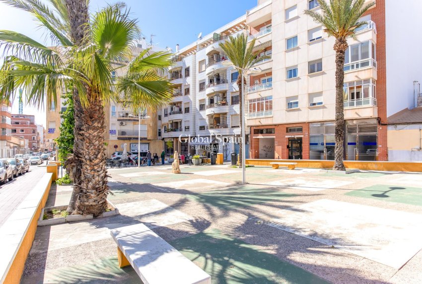 Wiederverkauf - WOHNUNG -
TORREVIEJA - Center