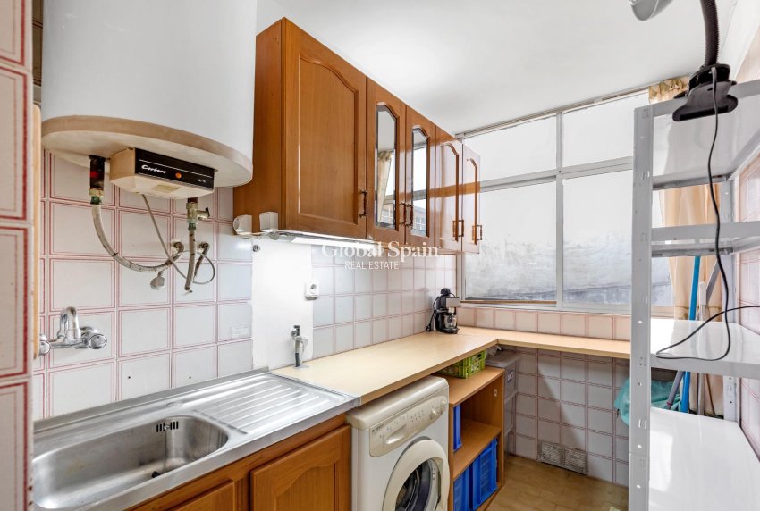 Wiederverkauf - WOHNUNG -
TORREVIEJA - Center