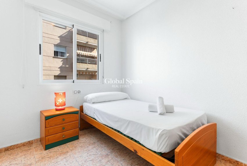 Wiederverkauf - WOHNUNG -
TORREVIEJA - Center