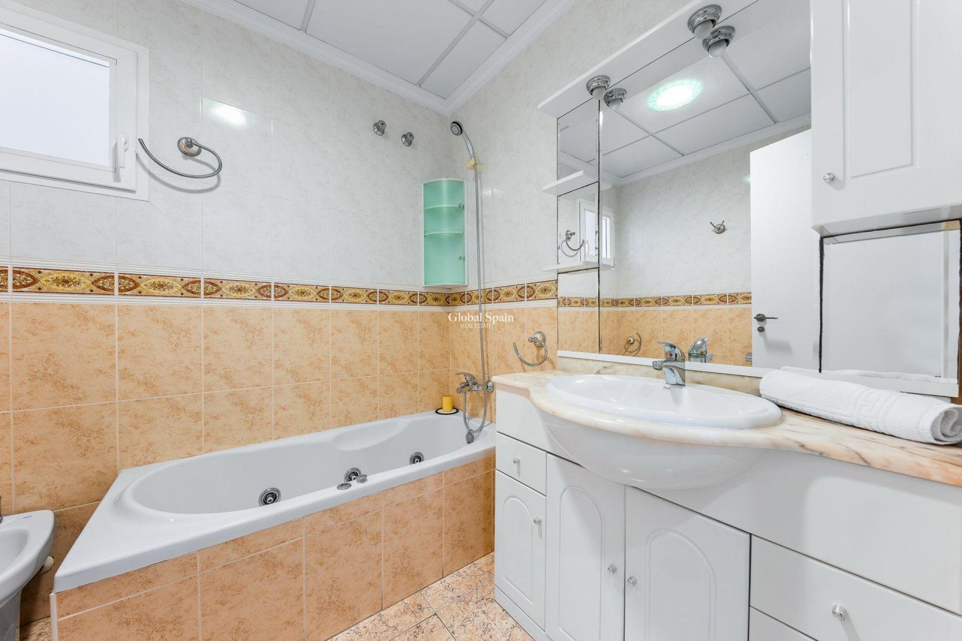 Wiederverkauf - WOHNUNG -
TORREVIEJA - Center