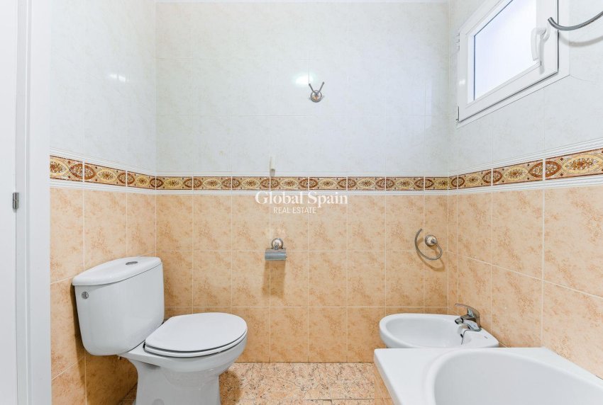 Wiederverkauf - WOHNUNG -
TORREVIEJA - Center