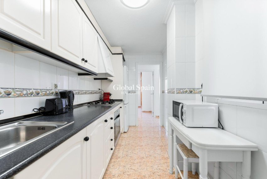 Wiederverkauf - WOHNUNG -
TORREVIEJA - Center