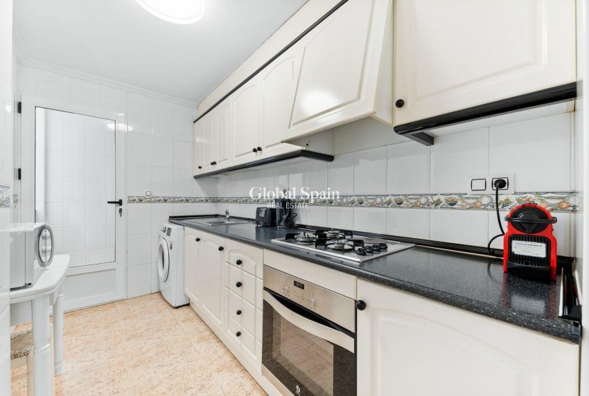 Wiederverkauf - WOHNUNG -
TORREVIEJA - Center