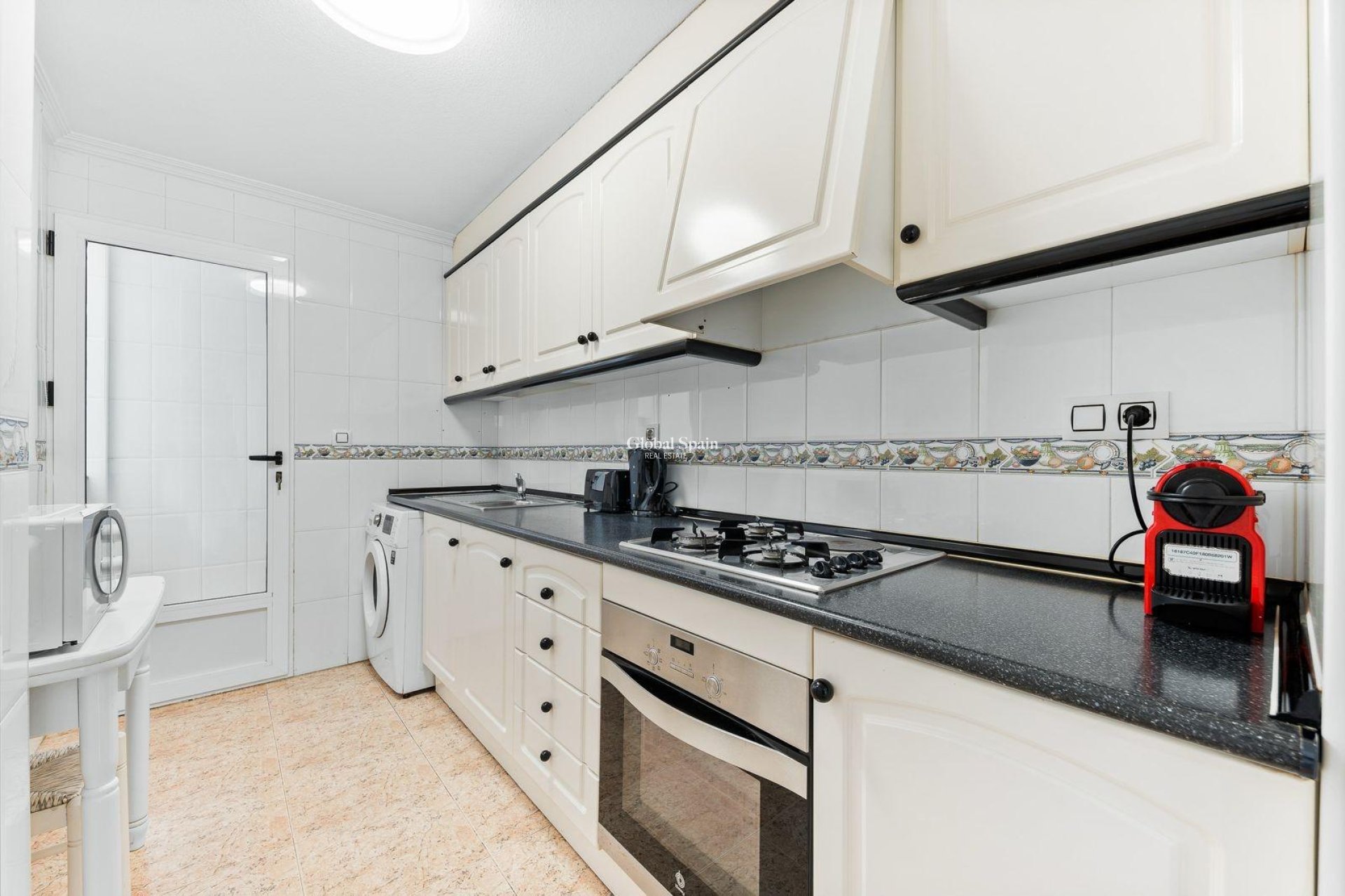 Wiederverkauf - WOHNUNG -
TORREVIEJA - Center