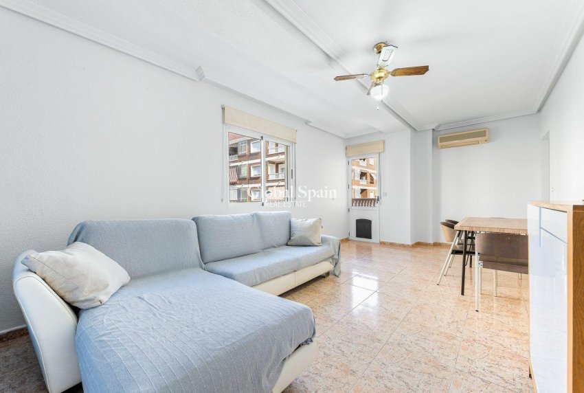 Wiederverkauf - WOHNUNG -
TORREVIEJA - Center