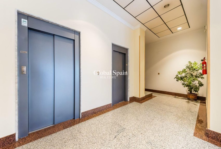 Wiederverkauf - WOHNUNG -
TORREVIEJA - Center