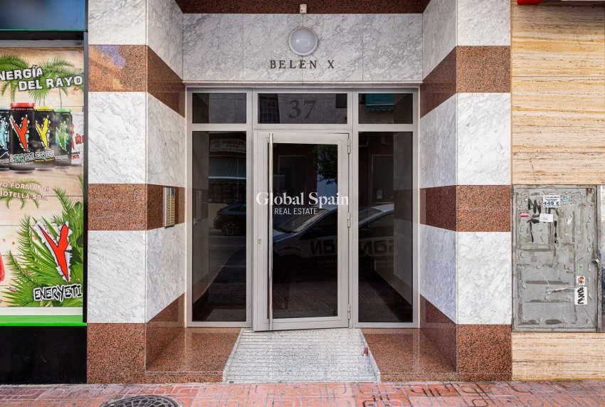 Wiederverkauf - WOHNUNG -
TORREVIEJA - Center