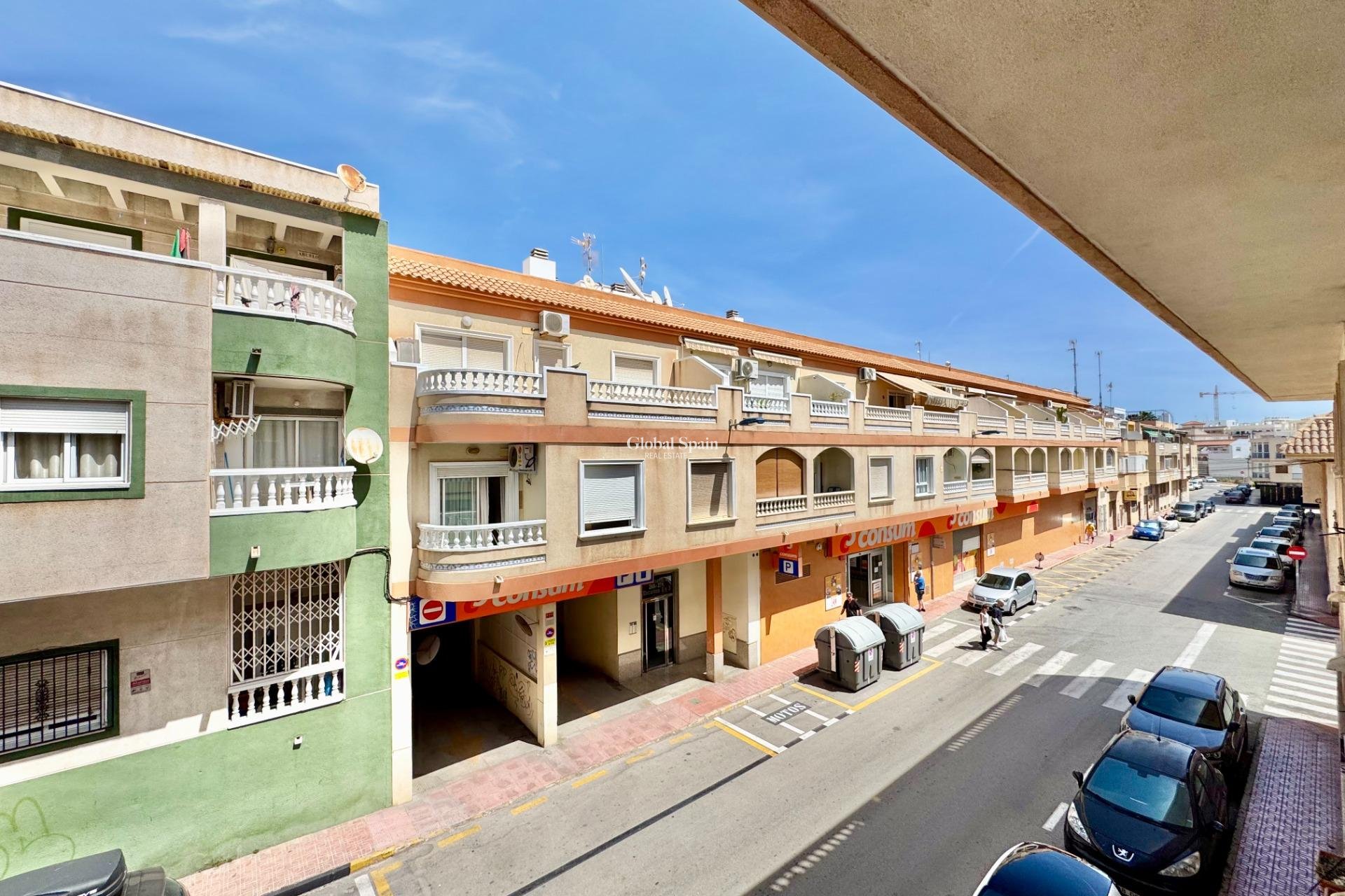Wiederverkauf - WOHNUNG -
TORREVIEJA - Center