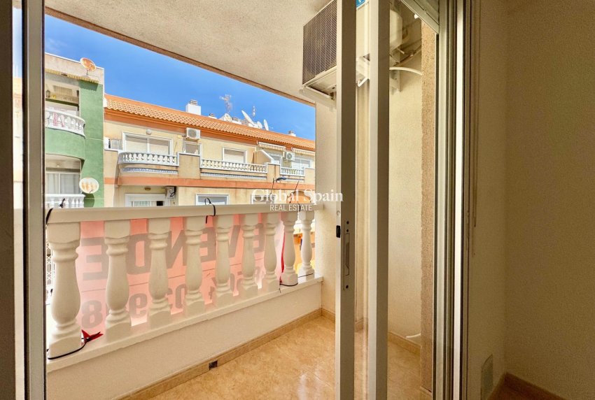 Wiederverkauf - WOHNUNG -
TORREVIEJA - Center