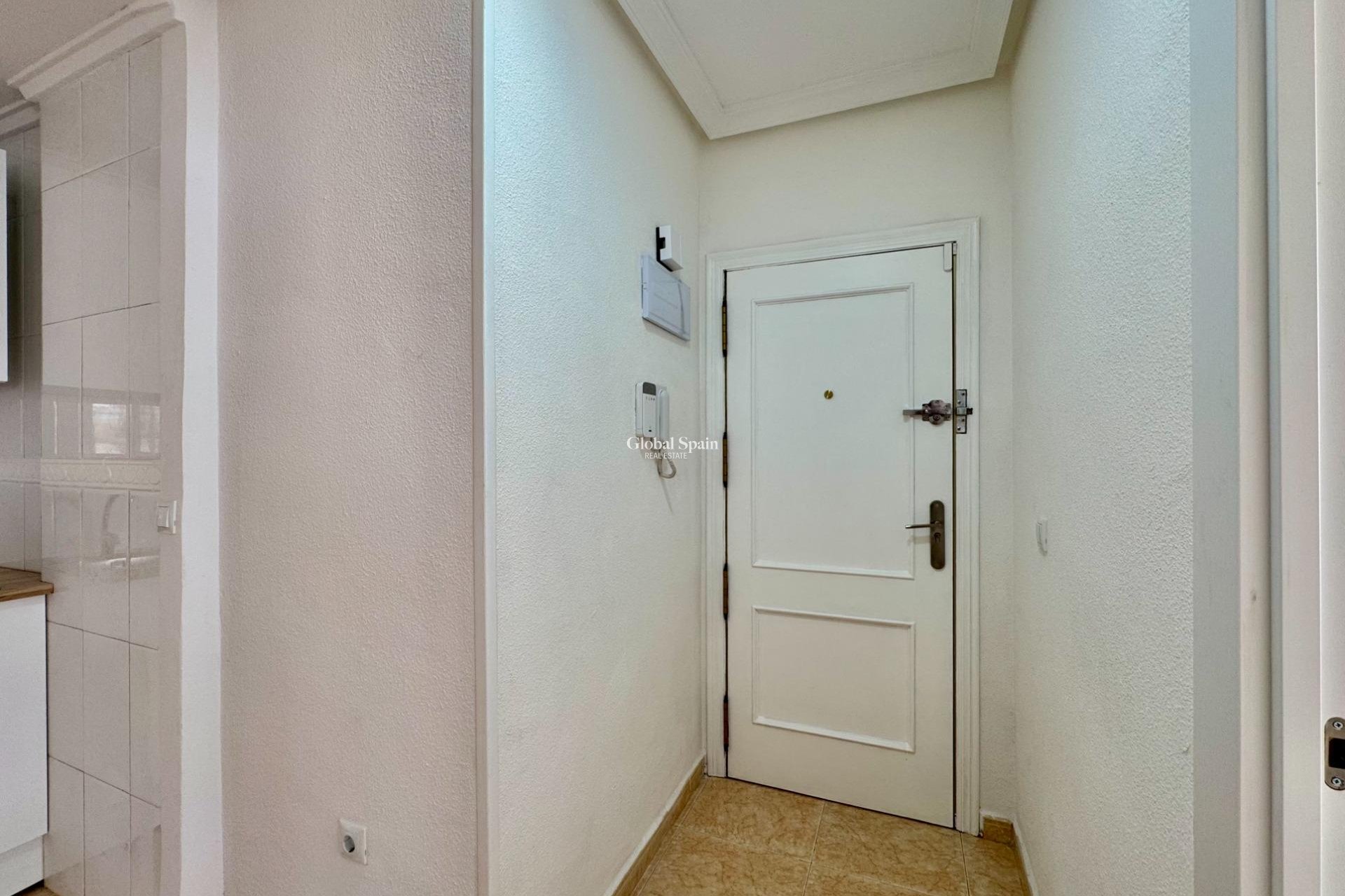 Wiederverkauf - WOHNUNG -
TORREVIEJA - Center