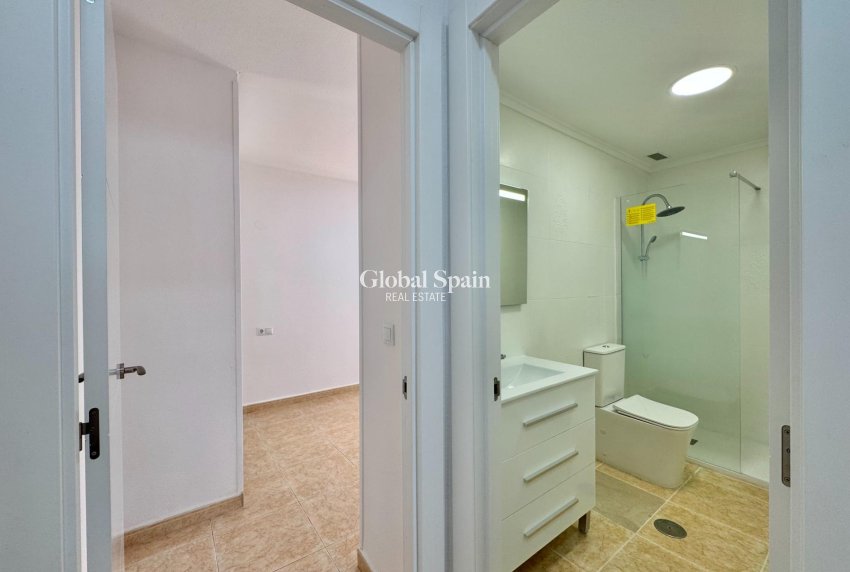 Wiederverkauf - WOHNUNG -
TORREVIEJA - Center
