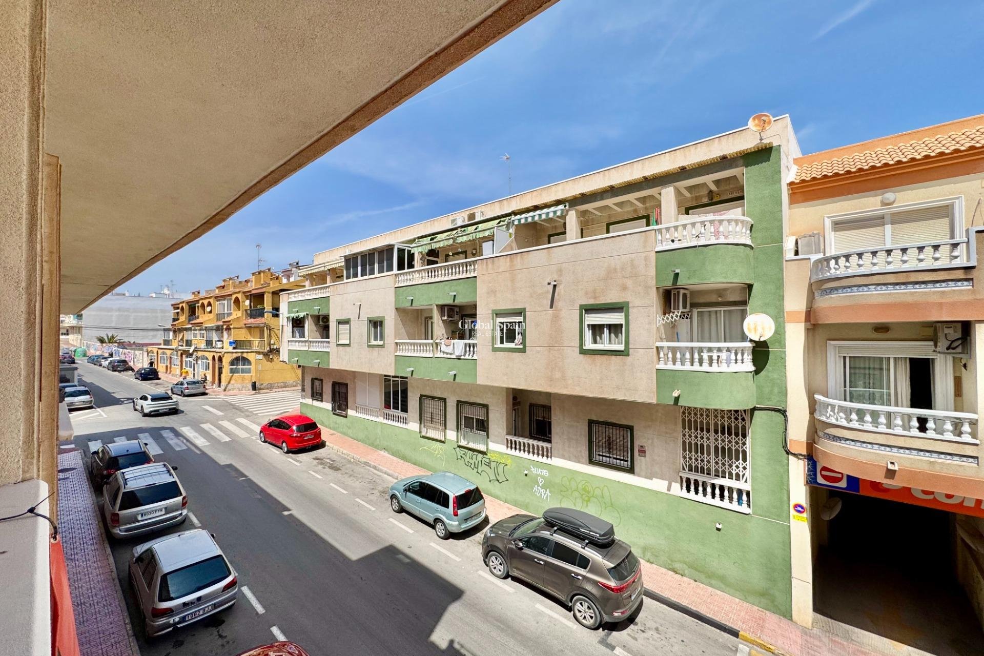 Wiederverkauf - WOHNUNG -
TORREVIEJA - Center