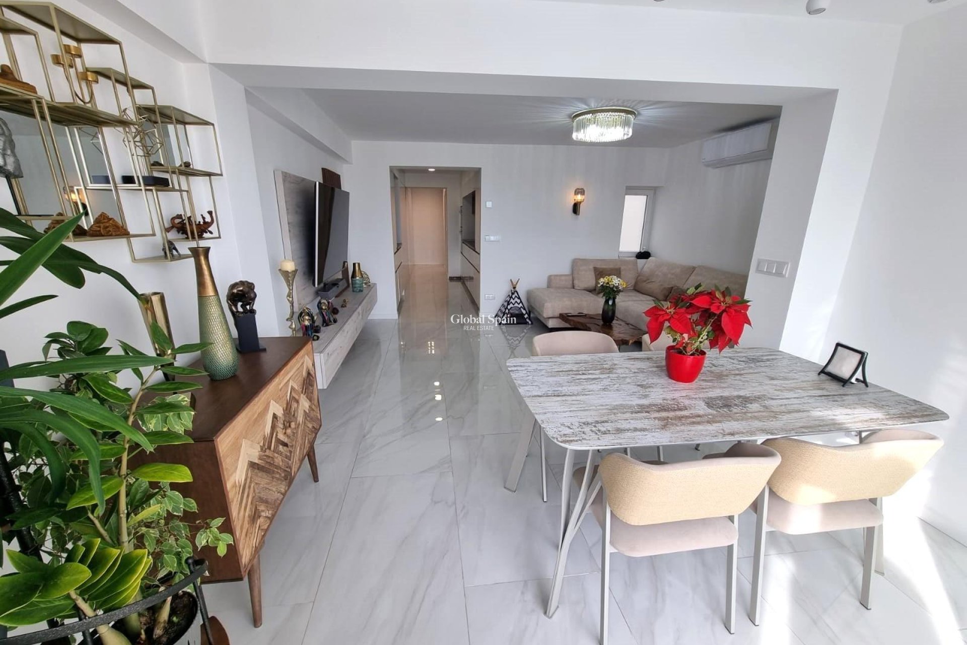 Wiederverkauf - WOHNUNG -
TORREVIEJA - Center