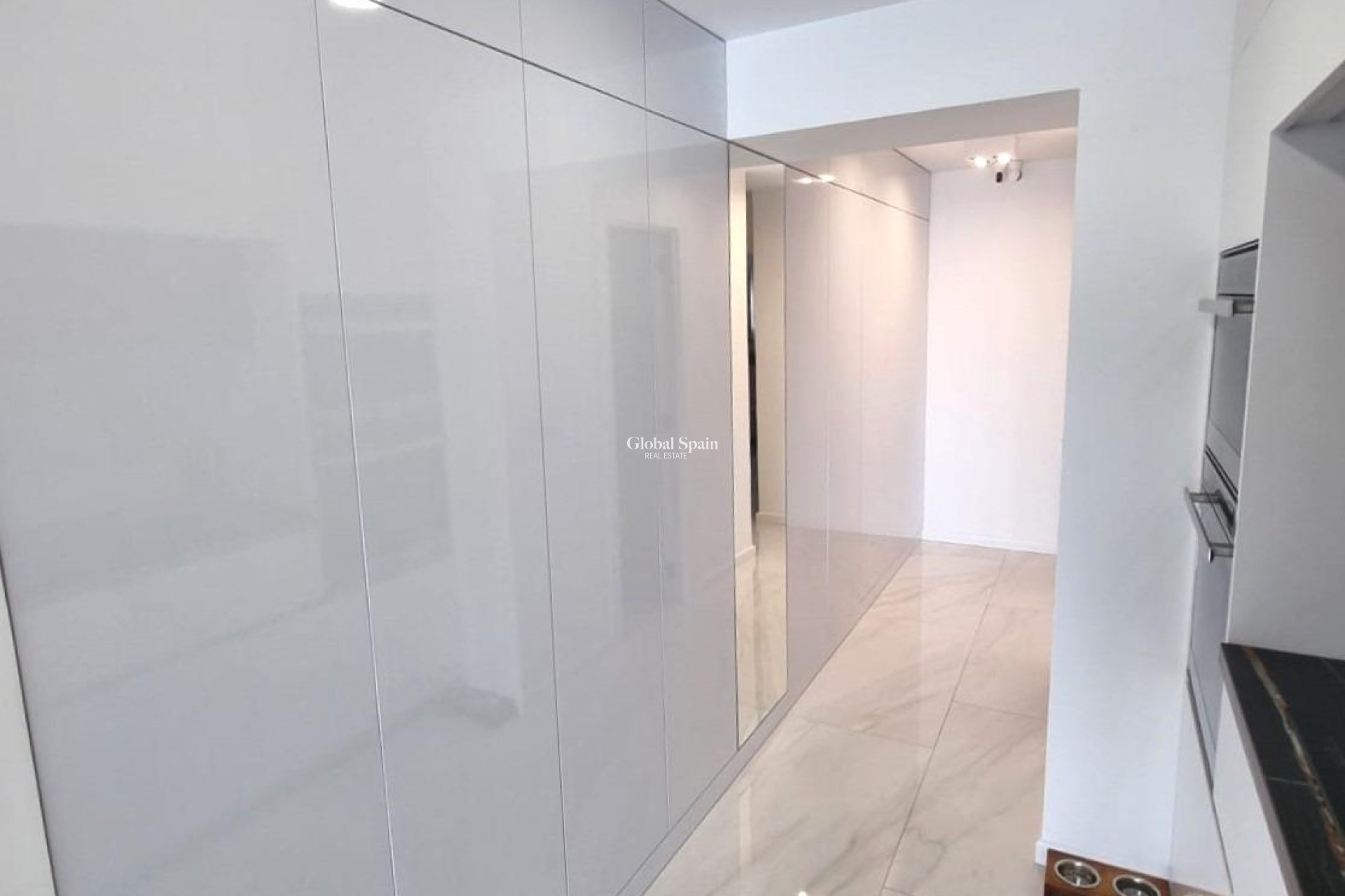 Wiederverkauf - WOHNUNG -
TORREVIEJA - Center