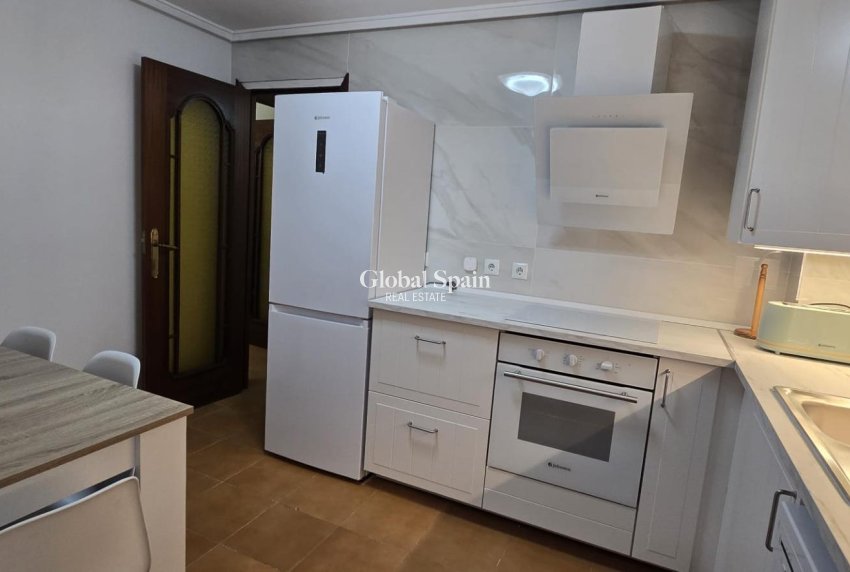 Wiederverkauf - WOHNUNG -
TORREVIEJA - Center