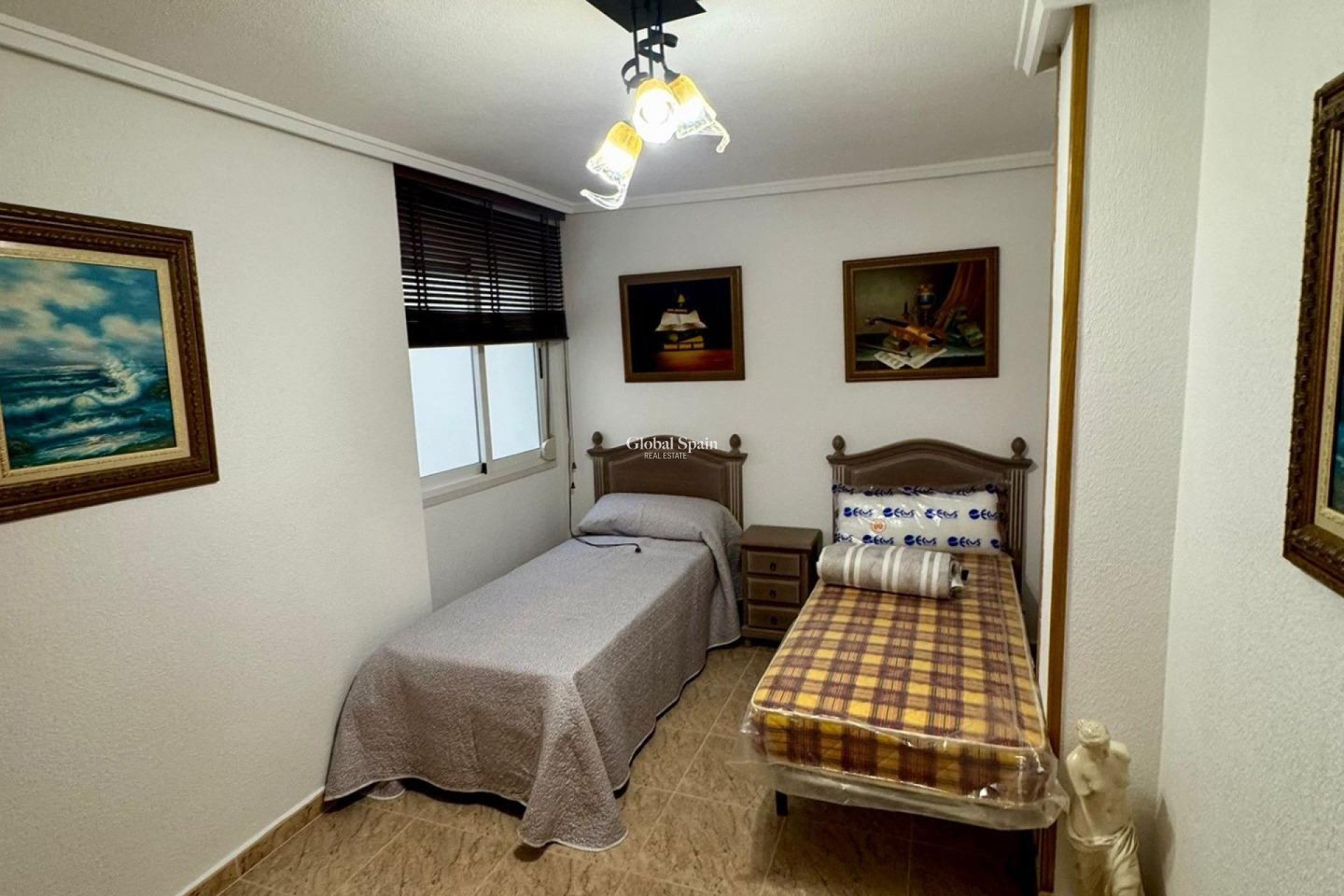 Wiederverkauf - WOHNUNG -
TORREVIEJA - Center