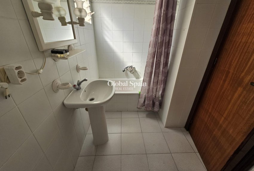 Wiederverkauf - WOHNUNG -
TORREVIEJA - Center