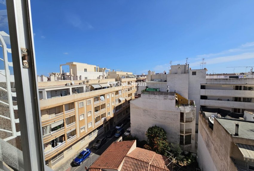 Wiederverkauf - WOHNUNG -
TORREVIEJA - Center