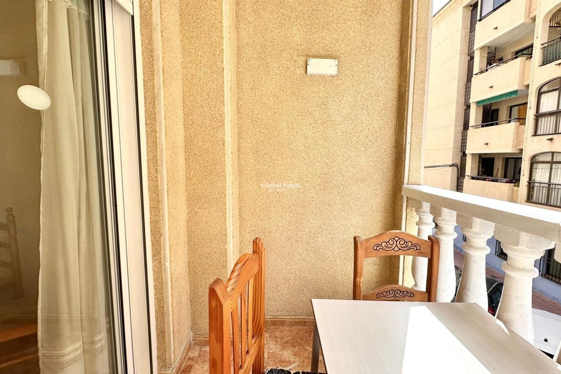 Wiederverkauf - WOHNUNG -
TORREVIEJA - Center