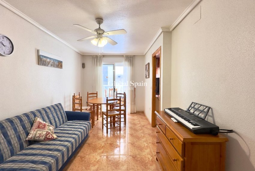 Wiederverkauf - WOHNUNG -
TORREVIEJA - Center