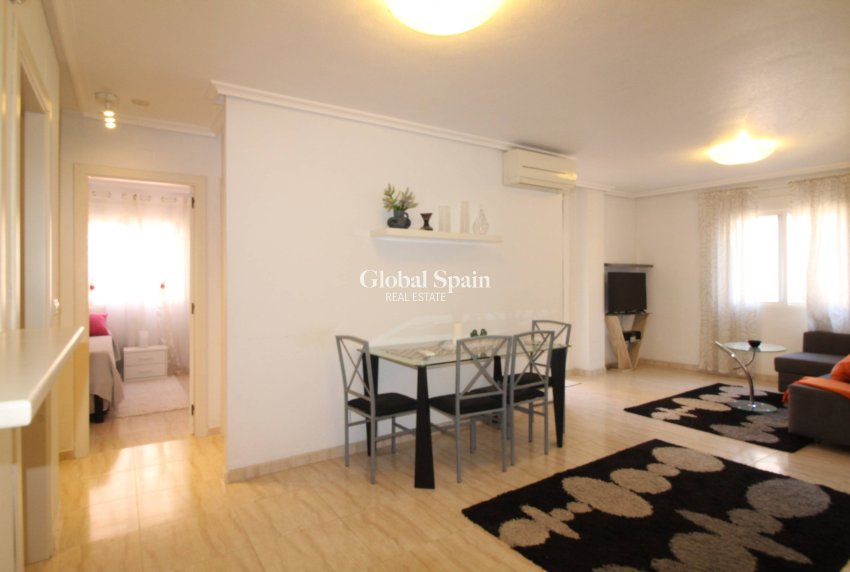 Wiederverkauf - WOHNUNG -
TORREVIEJA - Center
