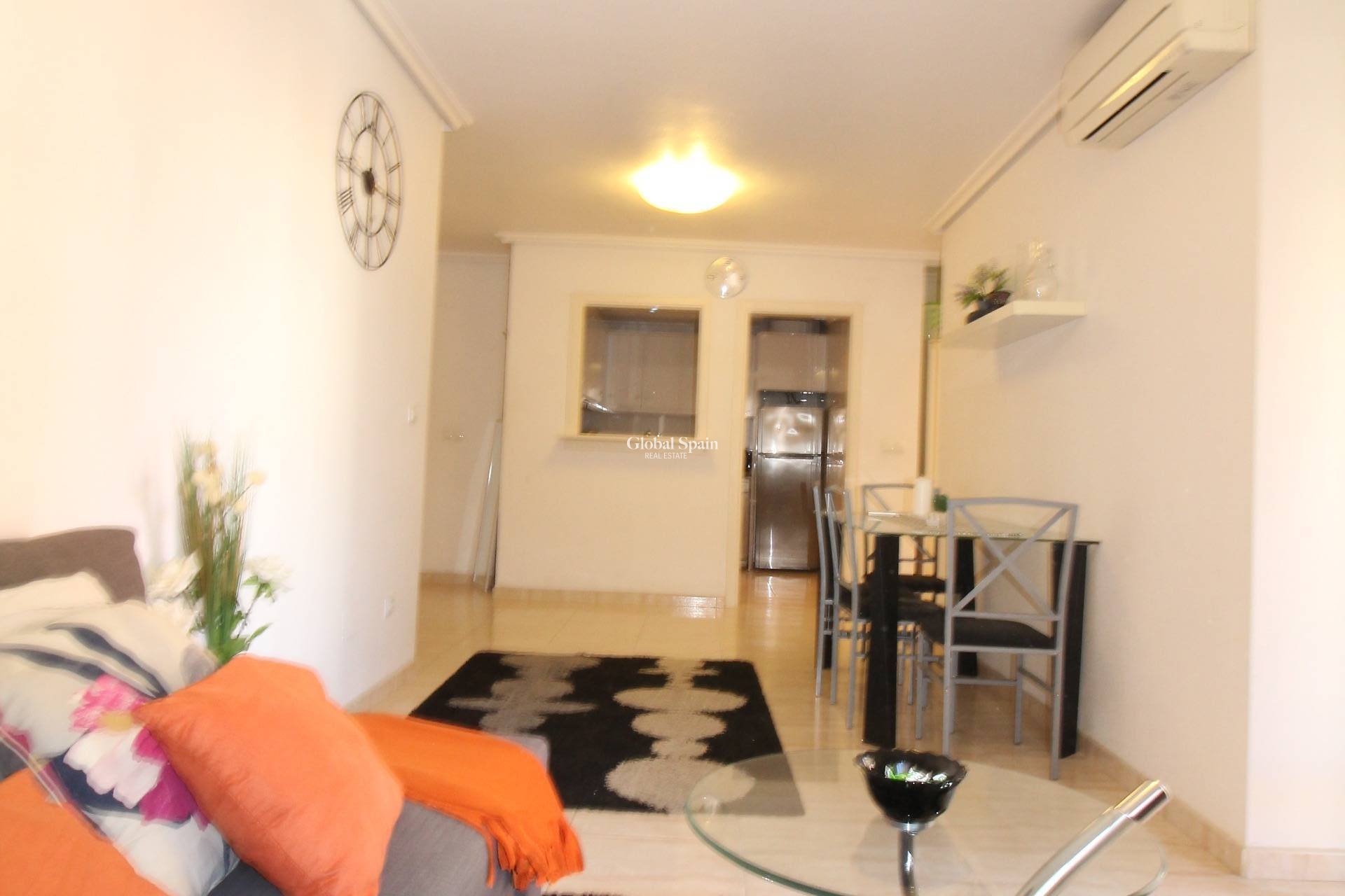 Wiederverkauf - WOHNUNG -
TORREVIEJA - Center