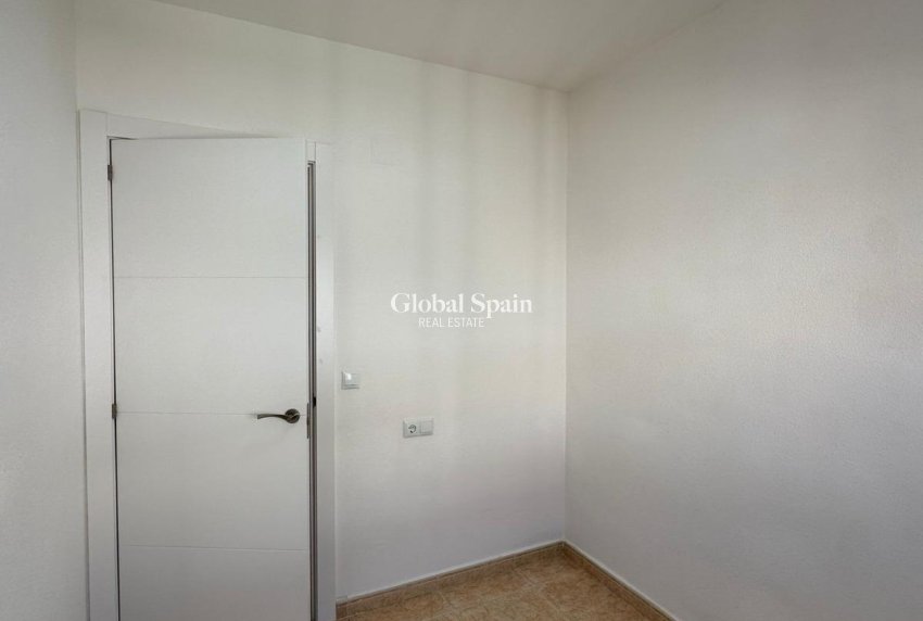 Wiederverkauf - WOHNUNG -
TORREVIEJA - Center