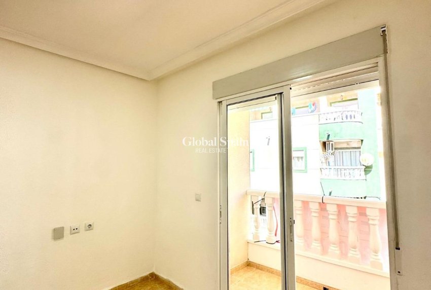 Wiederverkauf - WOHNUNG -
TORREVIEJA - Center