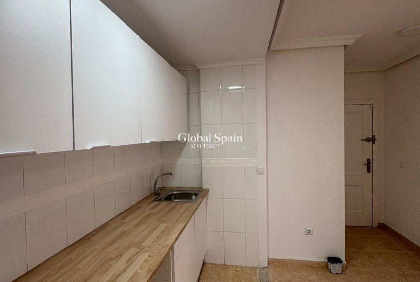 Wiederverkauf - WOHNUNG -
TORREVIEJA - Center