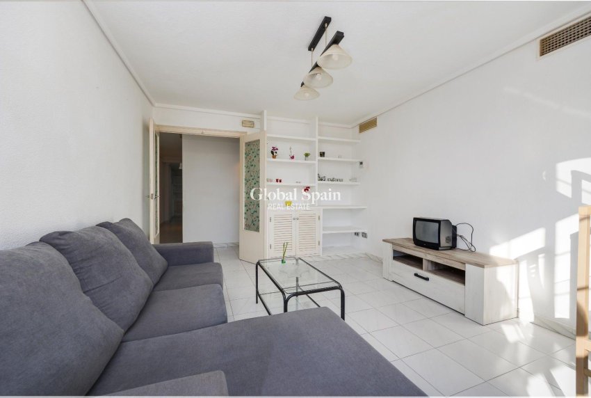 Wiederverkauf - WOHNUNG -
TORREVIEJA - Center