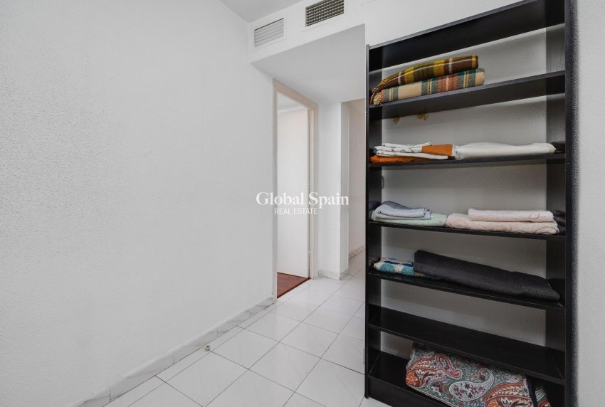 Wiederverkauf - WOHNUNG -
TORREVIEJA - Center