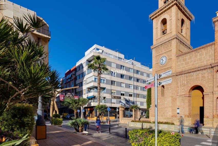 Wiederverkauf - WOHNUNG -
TORREVIEJA - Center