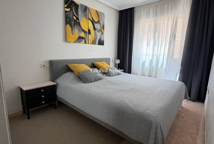 Wiederverkauf - WOHNUNG -
TORREVIEJA - Center