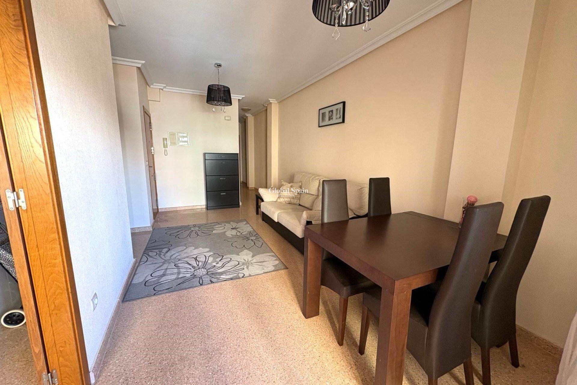 Wiederverkauf - WOHNUNG -
TORREVIEJA - Center