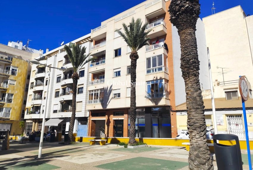 Wiederverkauf - WOHNUNG -
TORREVIEJA - Center