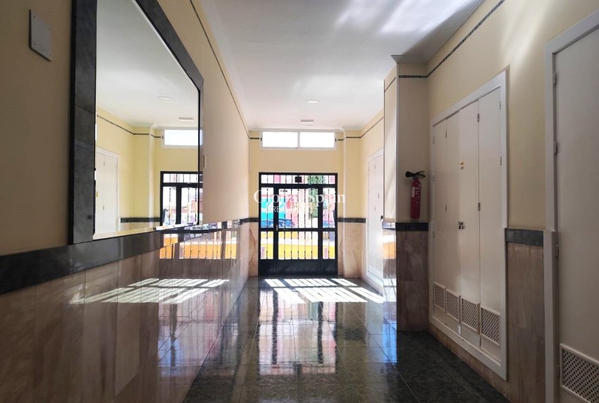 Wiederverkauf - WOHNUNG -
TORREVIEJA - Center