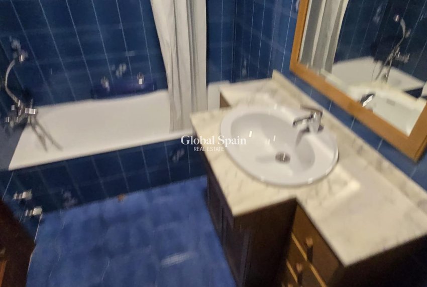 Wiederverkauf - WOHNUNG -
TORREVIEJA - Center