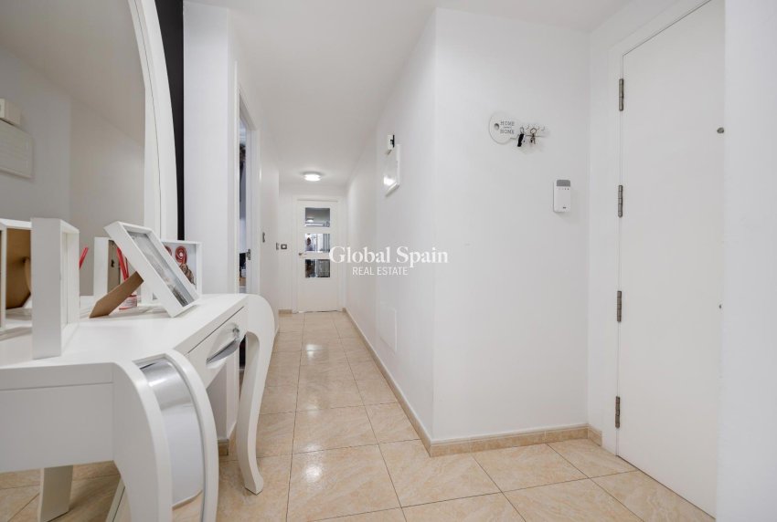 Wiederverkauf - WOHNUNG -
TORREVIEJA - Center